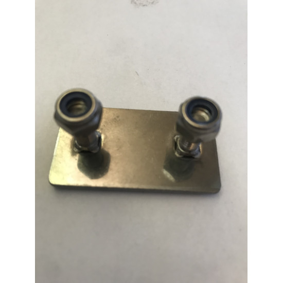 Back plate for attaching the buckle