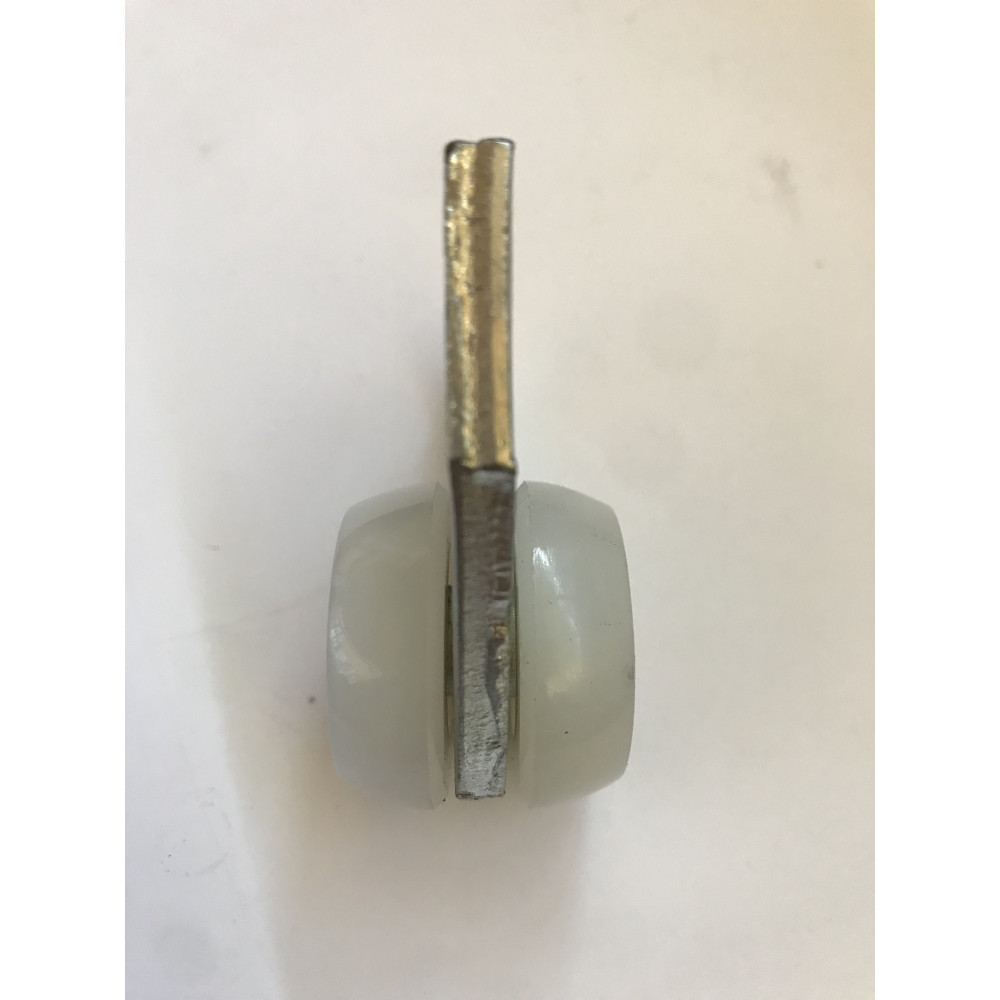 Roller with beveled wheels and transport belt mount