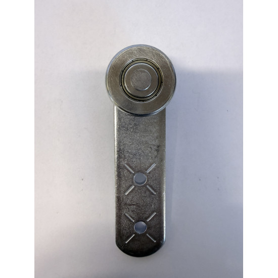 Roller wheel on bearings with riveted mountings